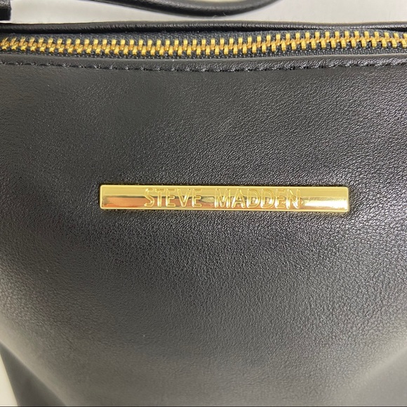 Steve Madden Black Wristlet Clutch - Picture 3 of 8
